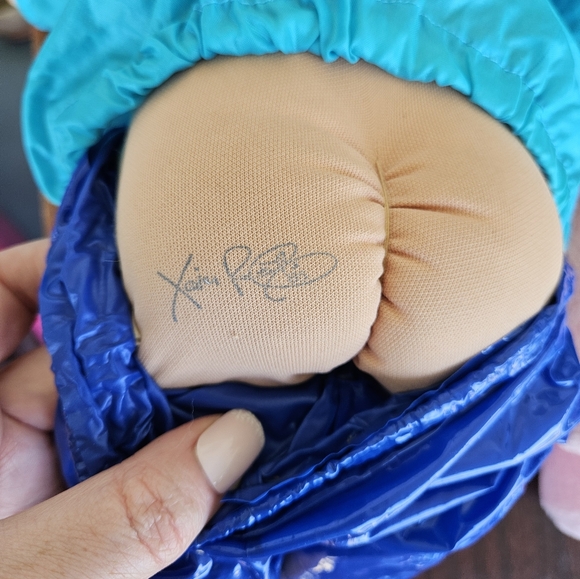 Cabbage patch doll - Picture 2 of 2